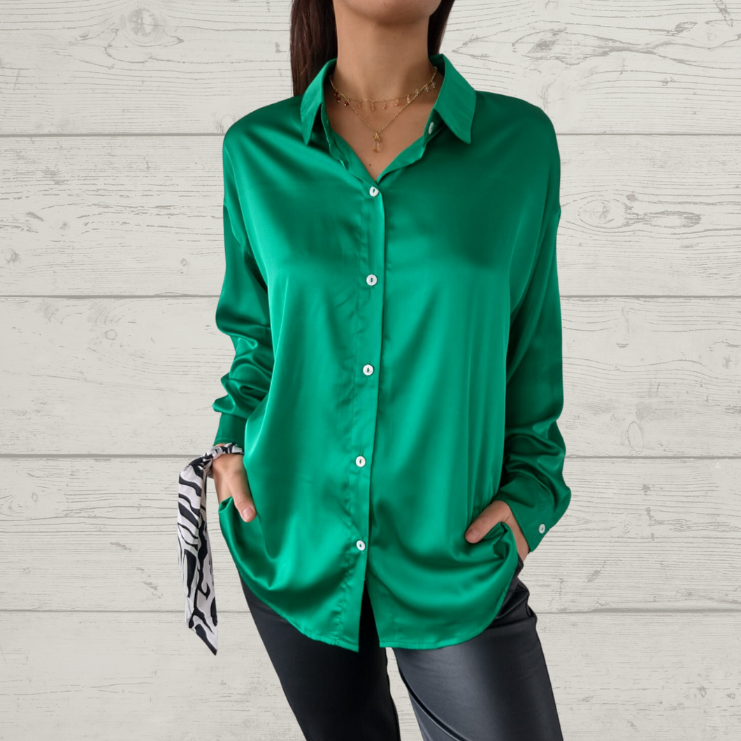 Blusa de raso, color verde