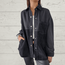 Cargar imagen en el visor de la galería, Chaqueta de cotelé con jeans, color negro

