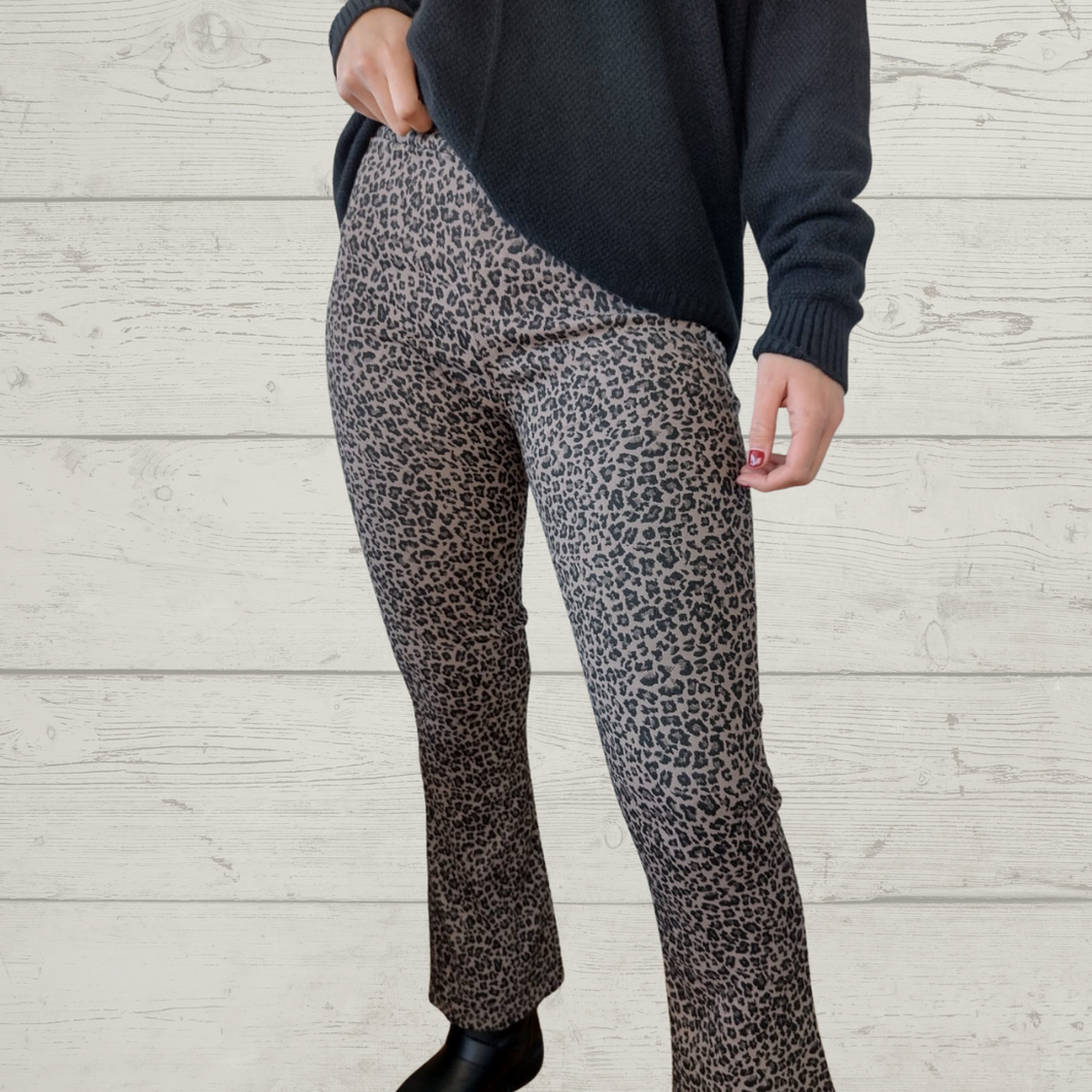 Pantalón Italiano, tipo calza, animal print