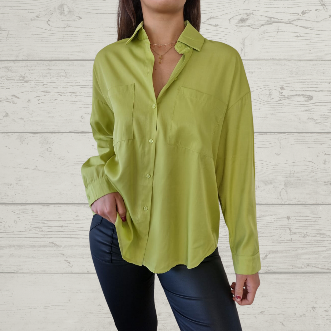 Blusa dos bolsillos, color pistacho