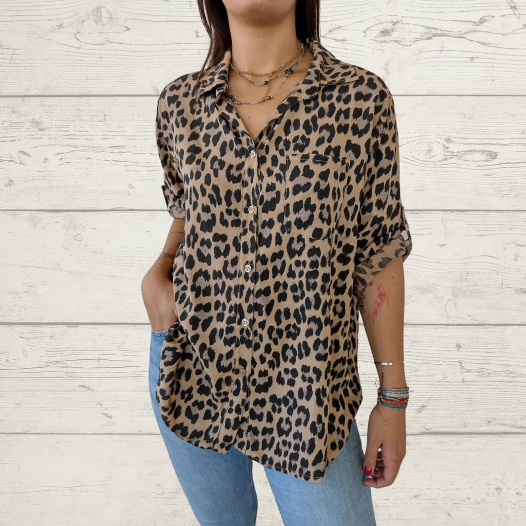 Blusa Italiana animal print, fondo camel