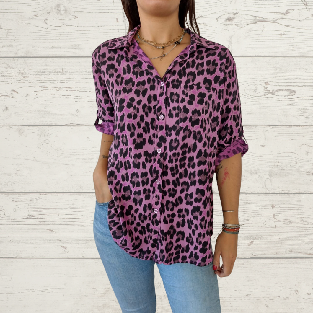 Blusa Italiana animal print, fondo magenta