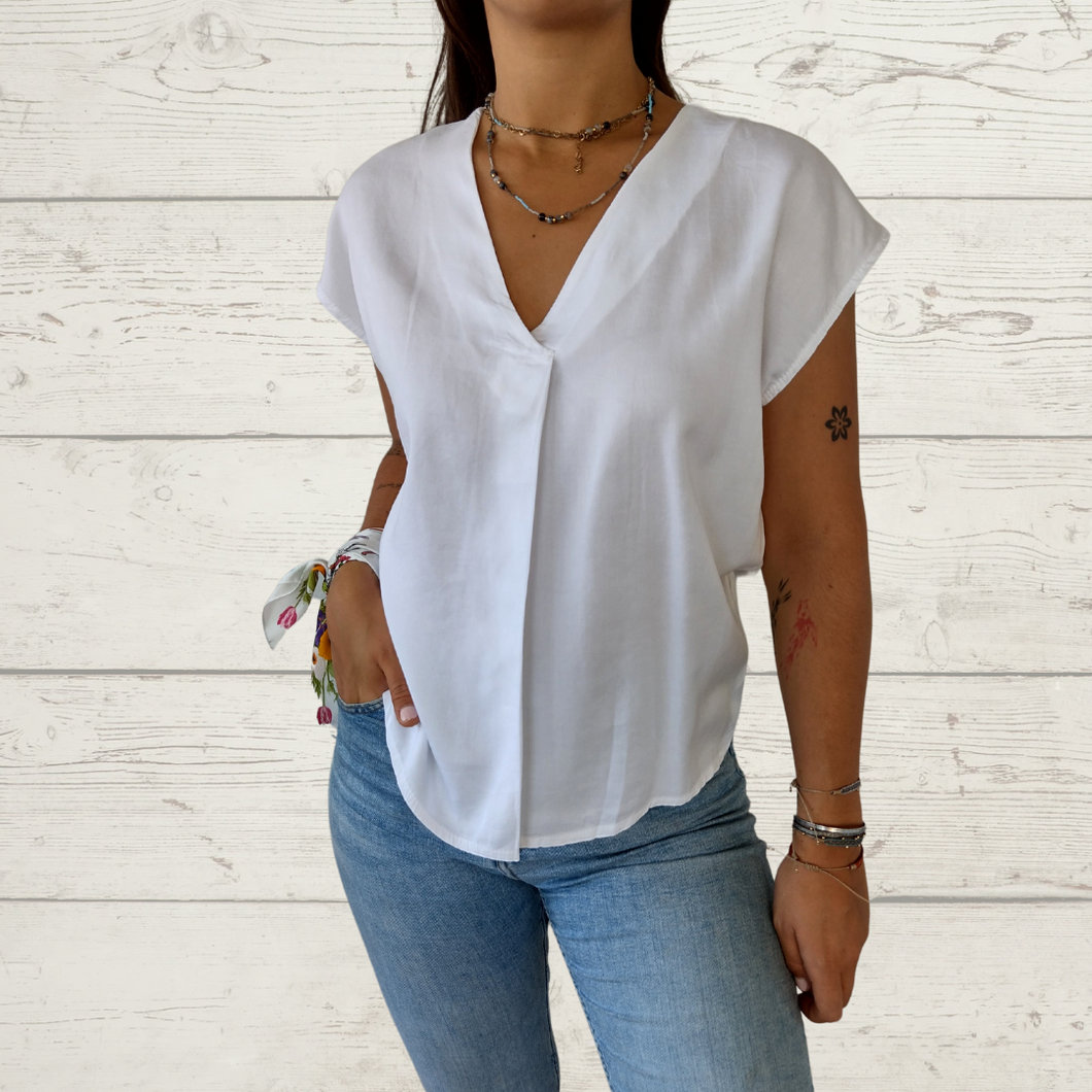 Blusa Italiana, escote en V, color blanco