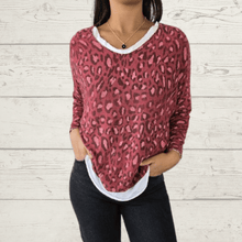 Cargar imagen en el visor de la galería, Sweater Italiano Print con polera, color Rojo Oscuro
