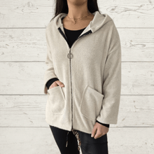 Cargar imagen en el visor de la galería, Chaqueta Italiana tejida, color Blanco Invierno
