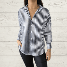 Cargar imagen en el visor de la galería, Blusa Rayada, color Negro con Blanco
