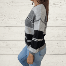 Cargar imagen en el visor de la galería, Sweater Italiano Apice, fondo gris
