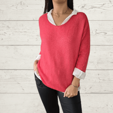Cargar imagen en el visor de la galería, Sweater Italiano con blusa, color Frambuesa
