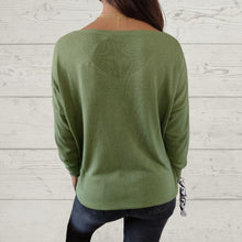 Cargar imagen en el visor de la galería, Sweater Italiano delgado, color verde manzana
