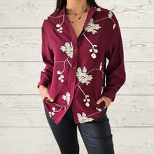 Cargar imagen en el visor de la galería, Blusa Bordada, color Burdeo
