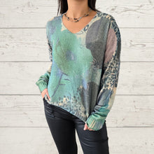 Cargar imagen en el visor de la galería, Sweater Estampado Flor y Print, color Turquesa
