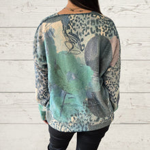 Cargar imagen en el visor de la galería, Sweater Estampado Flor y Print, color Turquesa
